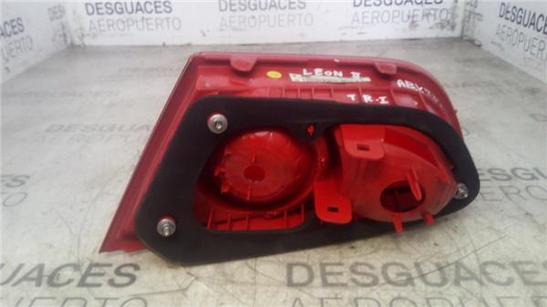 piloto-trasero-izdo-interior-seat-leon-1p105-2005-1-9-tdi-1.jpeg