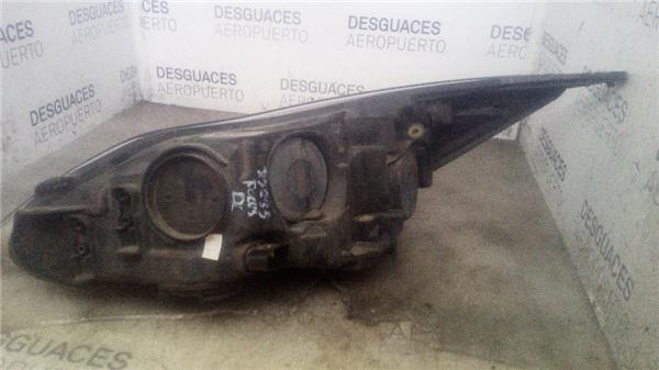 faro-del-dcho-ford-focus-iii-1-6-1.jpeg