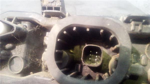 piloto-trasero-dcho-exterior-ford-tourneo-courier-c4a2014-1-5-ambiente-15-ltr-55-kw-tdci-cat-2.jpeg