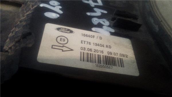 piloto-trasero-dcho-exterior-ford-tourneo-courier-c4a2014-1-5-ambiente-15-ltr-55-kw-tdci-cat-3.jpeg