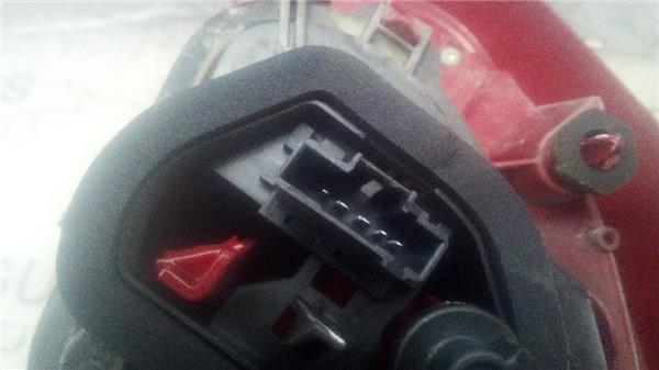 piloto-trasero-izdo-exterior-peugeot-208-01-2012-1-4-active-14-ltr-50-kw-hdi-fap-2.jpeg