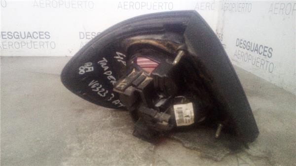 piloto-trasero-dcho-exterior-nissan-primera-berlina-p1105-1996-2-0-td-3.jpeg