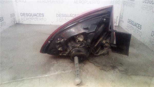 piloto-trasero-dcho-exterior-renault-scenic-iv-2016-1-3-grand-black-edition-13-ltr-103-kw-tce-1.jpeg