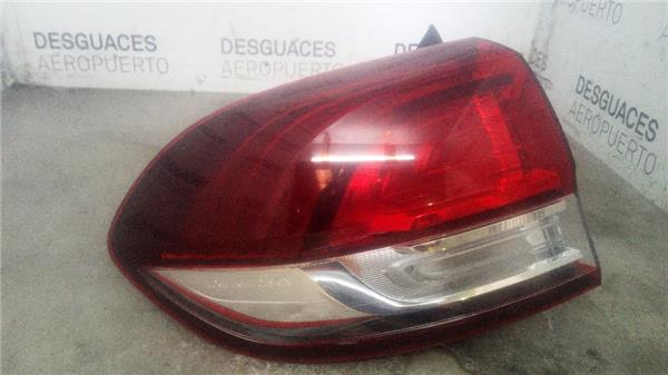 piloto-trasero-izdo-exterior-renault-scenic-iv-2016-1-3-grand-black-edition-13-ltr-103-kw-tce.jpeg