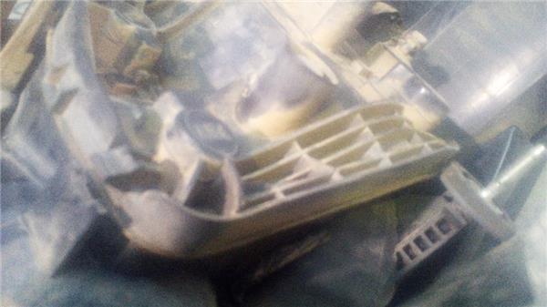 piloto-trasero-dcho-exterior-fiat-linea-1102007-1-6-dynamic-16-ltr-77-kw-jtdm-16v-cat-5.jpeg
