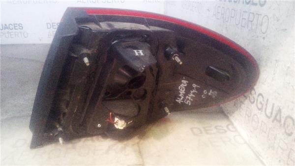 piloto-trasero-izdo-exterior-nissan-almera-ii-hatchback-n16-2-2-di-1.jpeg