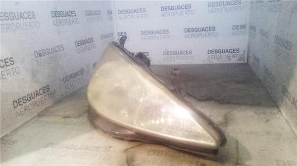 faro-del-izdo-toyota-previa-r302000-2-0-d-4d-1.jpeg