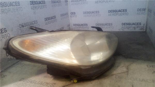 faro-del-izdo-toyota-previa-r302000-2-0-d-4d-4.jpeg
