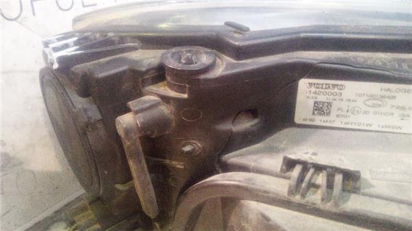 faro-del-izdo-volvo-v40-2012-1-6-momentum-16-ltr-84-kw-diesel-cat-3.jpeg