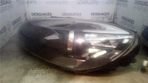 faro-del-izdo-volvo-v40-2012-1-6-momentum-16-ltr-84-kw-diesel-cat.jpeg