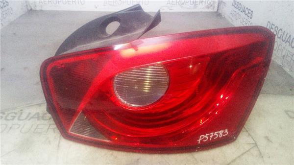piloto-trasero-dcho-exterior-seat-ibiza-st-6p805-2015-1-2-reference-12-ltr-66-kw-tsi.jpeg