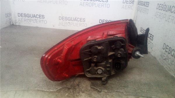 piloto-trasero-dcho-exterior-audi-a3-8p105-2003-1-6-tdi-ambiente-16-ltr-77-kw-tdi-1.jpeg