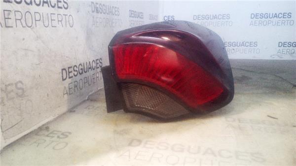 piloto-trasero-dcho-exterior-fiat-ii-tipo-357-hatchback-2016-1-4-easy-14-ltr-88-kw-16v-turbo.jpeg