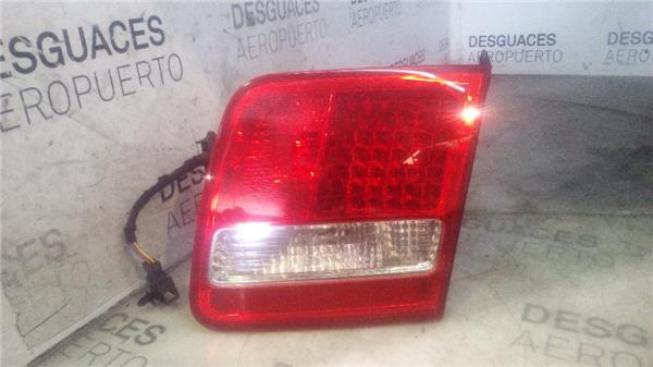 piloto-trasero-dcho-interior-audi-a8-4e2002-3-7-quattro-37-ltr-206-kw-v8-40v-cat-bfl.jpeg