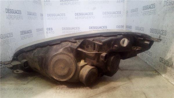 faro-del-dcho-citroen-c4-picasso-2007-1-8-i-16v-3.jpeg