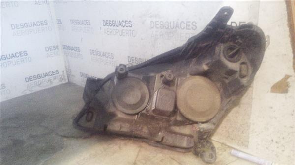 faro-del-dcho-opel-astra-h-caravan-2006-1-7-cdti-3.jpeg