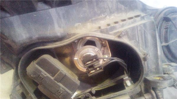 faro-del-izdo-opel-corsa-d-2006-1-2-5.jpeg