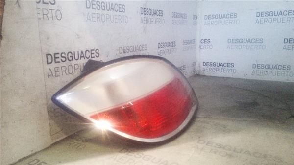 piloto-tra-izdo-opel-astra-h-berlina-2004-1-6-2.jpeg