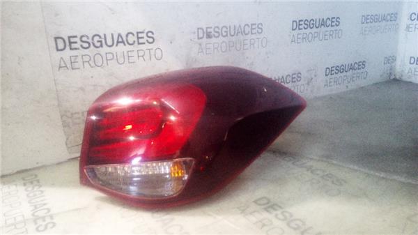 piloto-trasero-dcho-exterior-hyundai-i20-active-gb2015-1-0-tecno-bluedrive-10-ltr-74-kw-tgdi-cat-2.jpeg