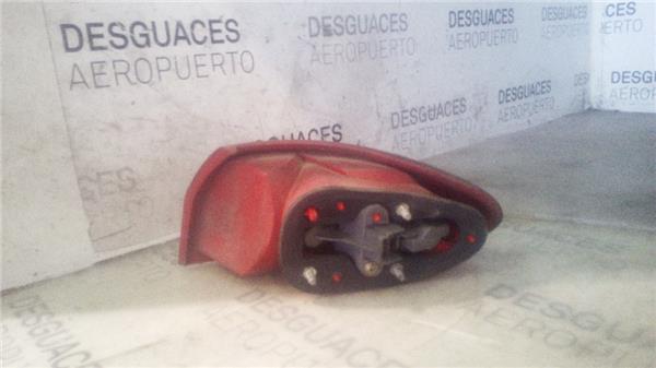 piloto-trasero-izdo-exterior-alfa-romeo-147-1902000-1-9-jtd-distinctive-19-ltr-85-kw-jtd-cat-3.jpeg