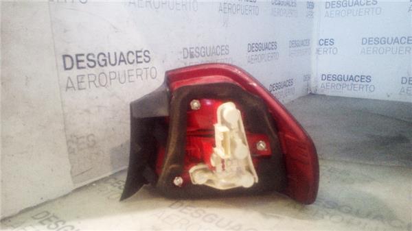 piloto-trasero-izdo-exterior-bmw-serie-3-berlina-e902004-2-0-320d-20-ltr-120-kw-16v-diesel.jpeg