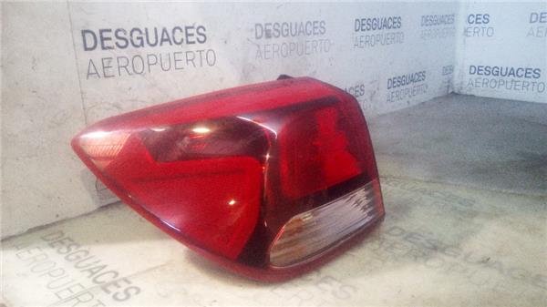 piloto-trasero-izdo-exterior-kia-rio-yb2016-1-0-gt-line-10-ltr-88-kw-tgdi-1.jpeg