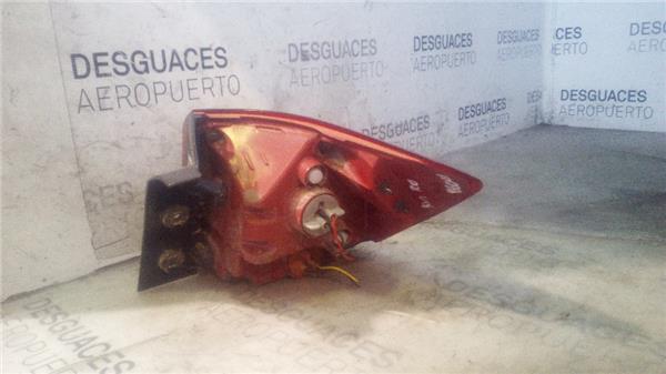 piloto-trasero-izdo-exterior-kia-rio-yb2016-1-0-gt-line-10-ltr-88-kw-tgdi-3.jpeg