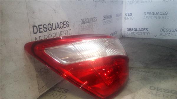 piloto-trasero-izdo-exterior-nissan-qashqai-1-5-dci-tekna-4x2-2.jpeg