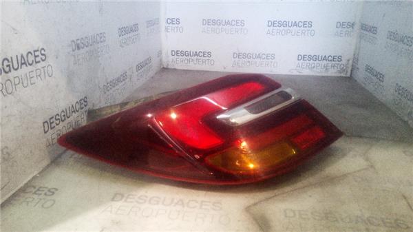 piloto-trasero-izdo-exterior-opel-insignia-berlina-2008-1-6-selective-16-ltr-100-kw-cdti-dpf-3.jpeg