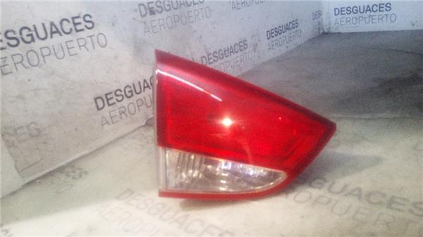 piloto-trasero-izdo-interior-hyundai-ix35-el-lm2010-2-0-classic-2wd-20-ltr-120-kw-cat.jpeg