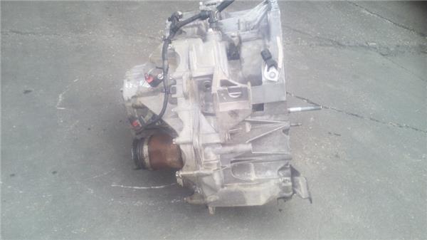 caja-cambios-automatica-renault-clio-iv-2012-1-5-limited-15-ltr-66-kw-dci-diesel-fap-energy-4.jpeg