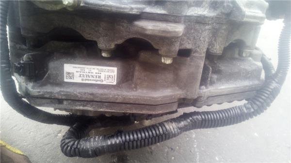 caja-cambios-automatica-renault-clio-iv-2012-1-5-limited-15-ltr-66-kw-dci-diesel-fap-energy-6.jpeg