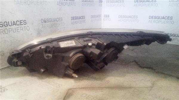faro-del-dcho-citroen-c4-berlina-06-2004-1-6-hdi-3.jpeg