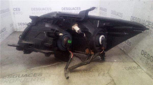 faro-del-dcho-toyota-auris-e1510-2006-1-6-1.jpeg