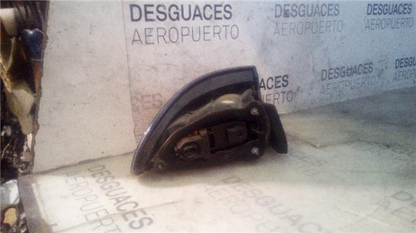 piloto-trasero-dcho-exterior-seat-cordoba-berlina-6l209-2002-1-4-16v-3.jpeg