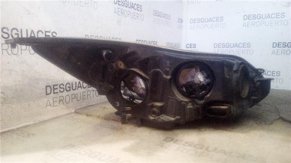 faro-del-izdo-ford-focus-berlina-cb82010-1-0-edition-10-ltr-92-kw-ecoboost-cat-2.jpeg