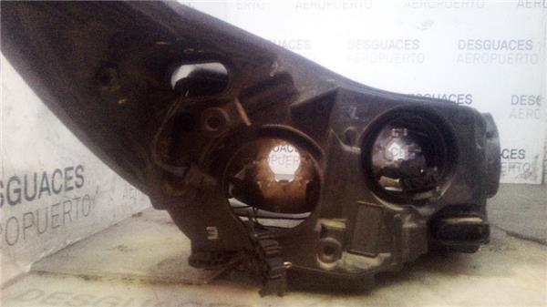 faro-del-izdo-ford-focus-berlina-cb82010-1-0-edition-10-ltr-92-kw-ecoboost-cat-3.jpeg