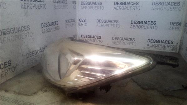 faro-del-izdo-ford-focus-berlina-cb82010-1-0-edition-10-ltr-92-kw-ecoboost-cat-4.jpeg
