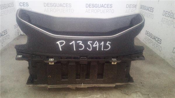 embellecedor-cuadro-instrumentos-peugeot-2008-p111-2019-1-2-allure-12-ltr-74-kw-puretech-4.jpeg