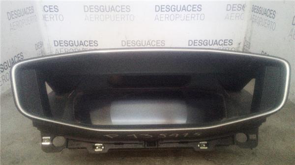 embellecedor-cuadro-instrumentos-peugeot-2008-p111-2019-1-2-allure-12-ltr-74-kw-puretech-5.jpeg