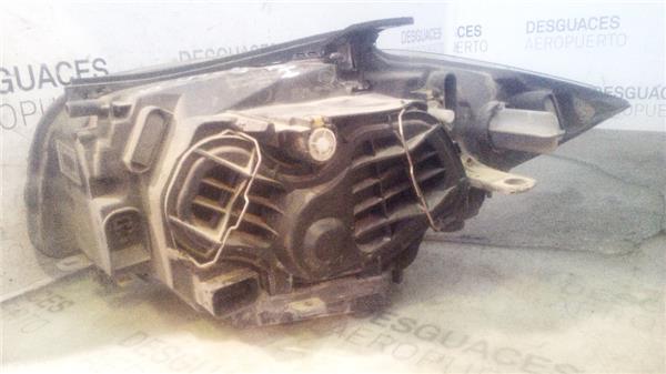 faro-del-dcho-bmw-serie-1-berlina-e81-e872004-118d-4.jpeg
