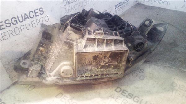 faro-del-dcho-bmw-serie-1-berlina-e81-e872004-118d-6.jpeg