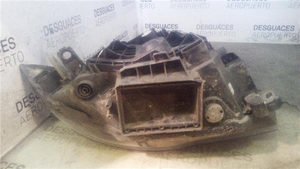 faro-del-izdo-bmw-serie-1-berlina-e81-e872004-118d-8.jpeg