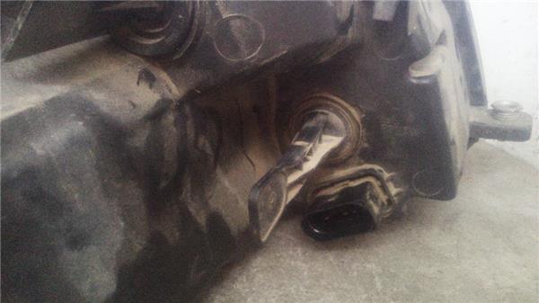 faro-del-izdo-volkswagen-caddy-2k02-2004-1-6-tdi-3.jpeg