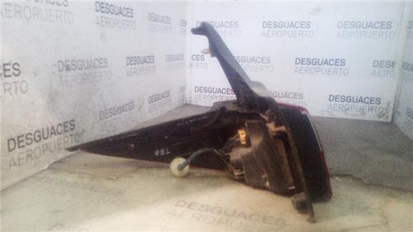 piloto-trasero-dcho-exterior-mazda-5-cw2010-1-6-prime-line-16-ltr-85-kw-cd-diesel-cat-3.jpeg