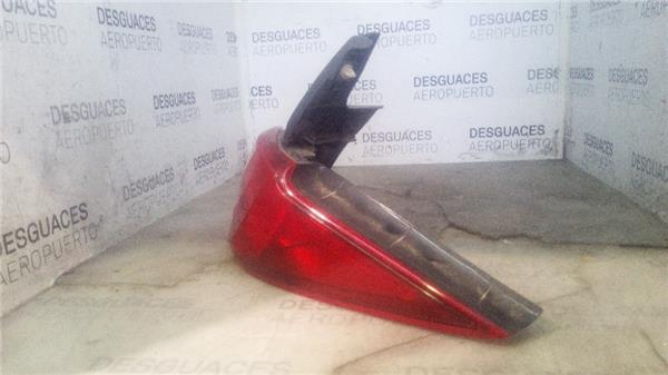 piloto-trasero-dcho-exterior-mazda-5-cw2010-1-6-prime-line-16-ltr-85-kw-cd-diesel-cat-5.jpeg