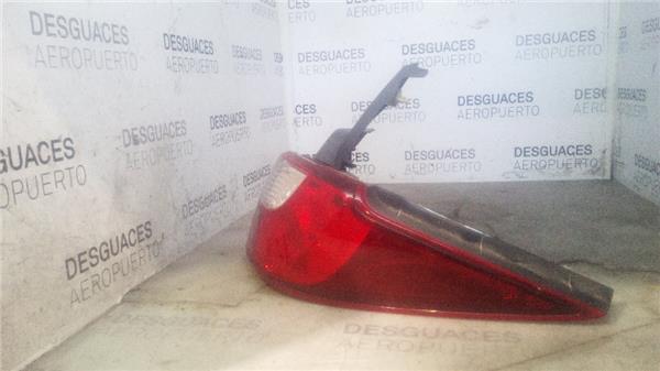 piloto-trasero-dcho-exterior-mazda-5-cw2010-1-6-prime-line-16-ltr-85-kw-cd-diesel-cat-6.jpeg