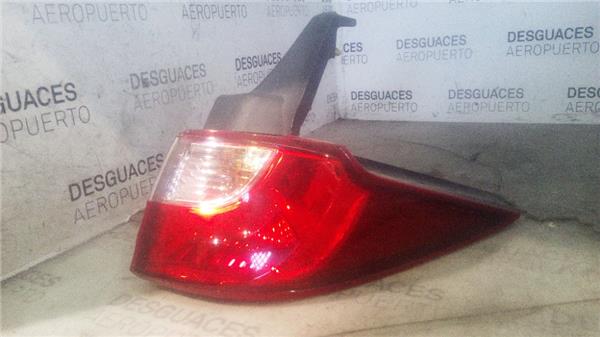 piloto-trasero-dcho-exterior-mazda-5-cw2010-1-6-prime-line-16-ltr-85-kw-cd-diesel-cat.jpeg