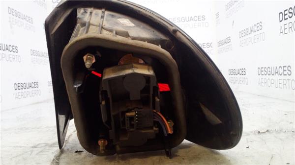 piloto-trasero-izdo-exterior-renault-megane-i-classic-la01996-1-6-e-la0f-la0s-1.jpeg
