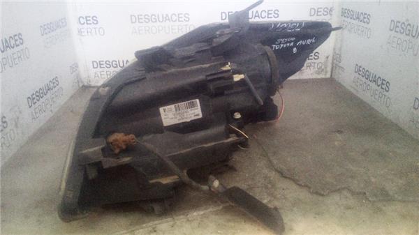 faro-del-dcho-toyota-auris-e1510-2006-1-4-d-4d-3.jpeg
